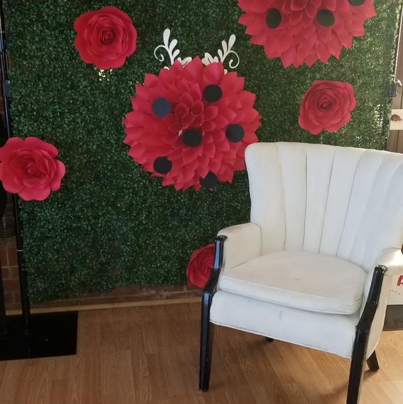 Ladybug Flower Wall - Picture 3 of 3